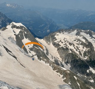 Flug vom sustenhorn, rechts unten Tierbergli Hütte