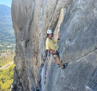 Kletterkurs Orpierre, Sylvain in der Route: Marco mon ami 6b