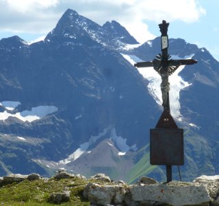 Lechtal Durchquerung Gipfelkreuz