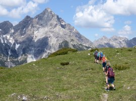 Auf dem Grat zum Kranzberg, im Hintergrund der Hochvogel