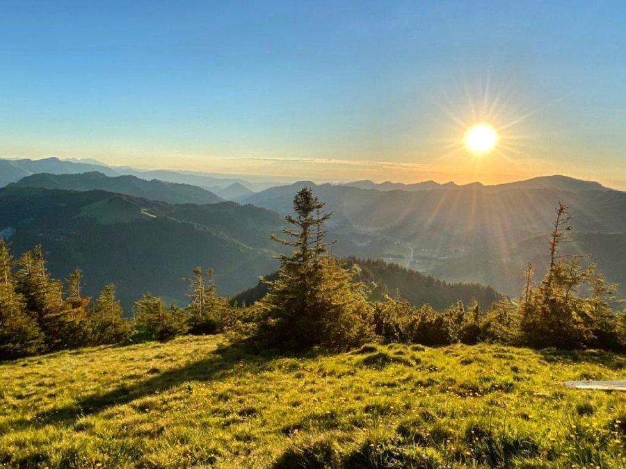 Bei der Hörnertour wurde ein einzigartiger Sonnenaufgang mit fantastischen Panoramen fotografiert.