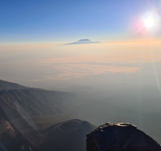 Blick vom Meru in Richtung Kilimanjaro