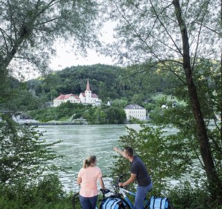 W Donau Passau-Wien St. Nikola Radler©Donau Touristik Zupanc (4)