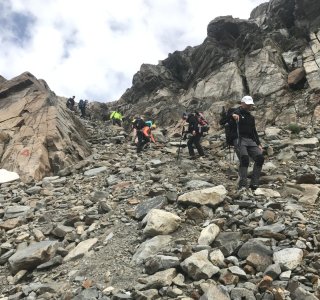 Steiler schlottriger Abstieg zum Rifugio R. Bignami