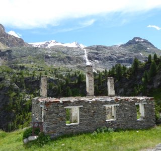 Panorama Wasserfall verfallene Alpe