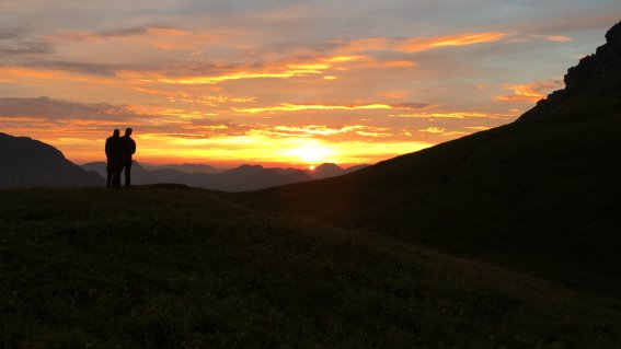 Sonnenuntergang Fiderepasshütte