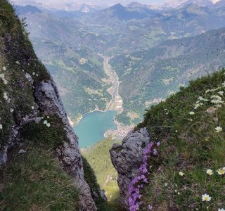 Blick vom Cima di Col Rean - Rifugio Tissi nach Alleghe (3)