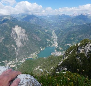 Blick vom Cima di Col Rean - Rifugio Tissi nach Alleghe (4)