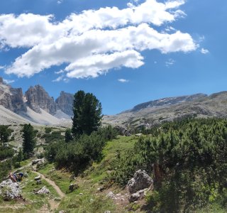 Gemütliche Rast am Lago Lagazuoi