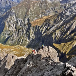 Tief unter uns ist die Trettachrinne