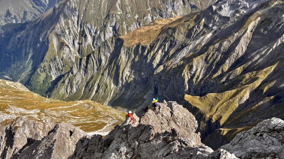 Tief unter uns ist die Trettachrinne