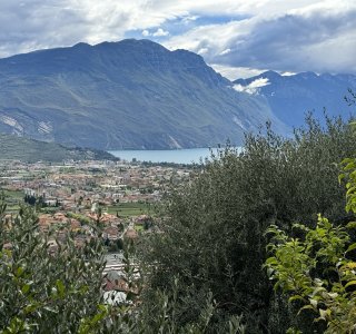 Der erste Blick auf den Gardasee