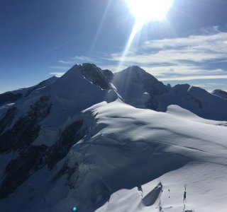 Sonne, Gletscher, Berge