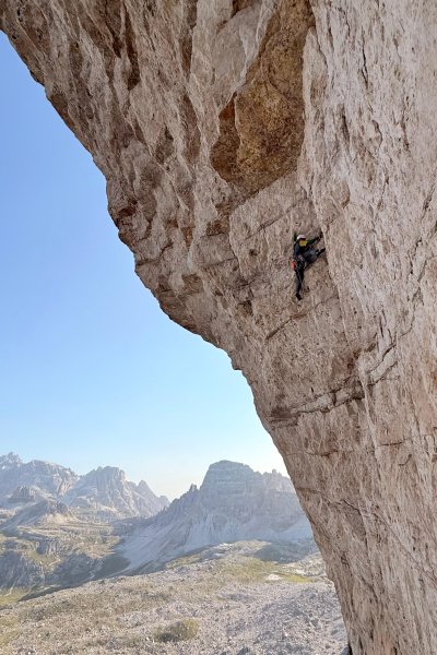 Team-Bergführer-Michael-Groher-beim-Klettern-OASE-alpin-0326