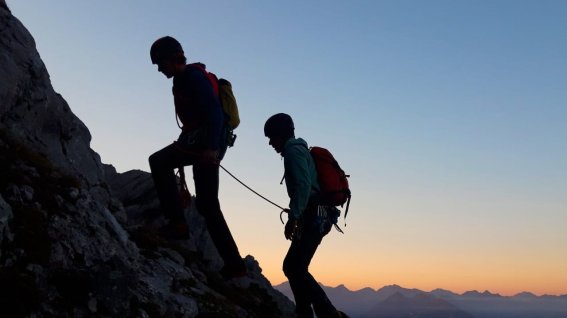 Morgenstimmung am Felsgrat | © Korbinian Schmittlein, OASE alpin GmbH