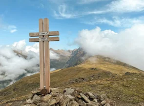 Mehrtageswanderung „Vinschgauer Höhenweg“ von der Etschquelle am Reschenpass zum Schloß Juval, Südtirol, mit Gepäcktransport | O Mehrtageswanderung „Vinschgauer Höhenweg“ von der Etschquelle am Reschenpass zum Schloß Juval, Südtirol, mit Gepäcktransport | OASE alpin
