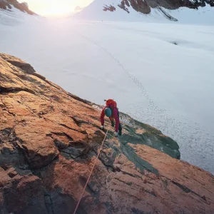 Sonnenaufgang am Mönchsjoch in den Berner Alpen, Schweiz © Korbinian Schmittlein | OASE alpin