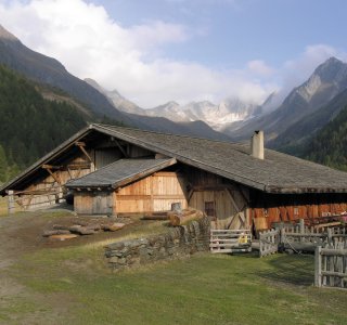 Alphütte am Meraner Höhenweg