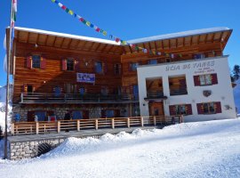 Die Faneshütte (2.060 m) - unsere komfortable Unterkunft für diese Schneeschuhwoche