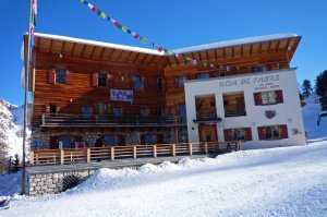 Die Faneshütte (2.060 m) - unsere komfortable Unterkunft für diese Schneeschuhwoche