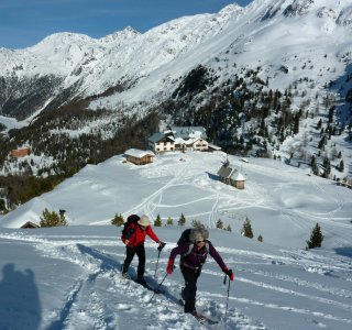Die Zufallhütte im hinteren Martelltal - der optimale Standort für unsere Skihochtourenwoche