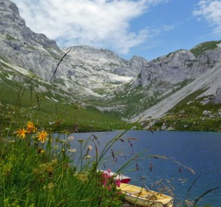 4. Tag - Partnunsee mit Blick Richtung österreichische Grenze, links das Massiv der Sulzfluh mit den bekannten Sulzfluhhöhlen