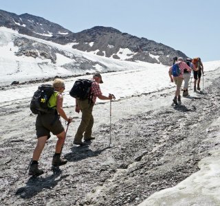 6. Tag - Auf den letzten Höhenmetern zur Similaun-Hütte (3.019 m) überqueren wir den leider zurückgehenden Gletscher