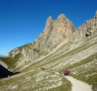 Wanderung auf der Via Alpina Nr. 3 und 4 unterhalb der Rosszähne