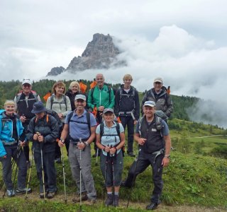 5. Tag - Gruppenbild mit dem Monte Pelmo (3.168 m) im Hintergrund