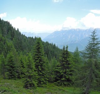 Blick ins Brenta Tal beim Abstieg nach Vetriolo Therme