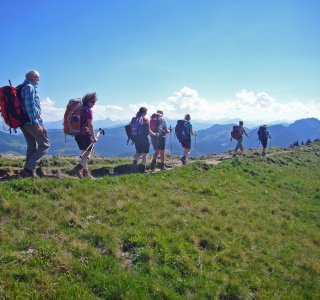 1. Tag - Auf einem aussichtsreichen Höhenweg, einem Abschnitt des Fernwanderweg E5, wandern wir zur Gundalpe (1.502 m)