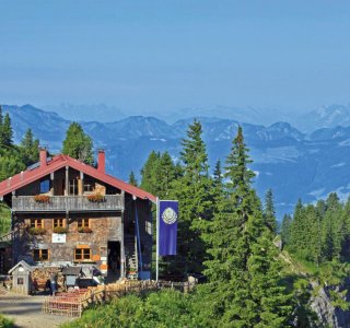 Staufner Haus, 1.614 m, Alpenvereinshütte | © OASE alpin GmbH