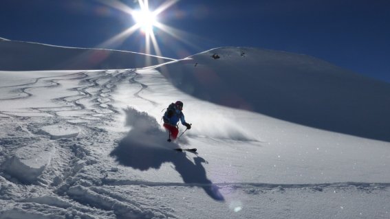 Tolle Pulverschneeabfahrten erwarten uns am Mot Falain