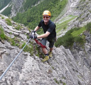 2. Tag - Ohne Rucksack klettert es sich leicht über den Hanauer Klettersteig zur Hanauer Hütte (1.920 m)