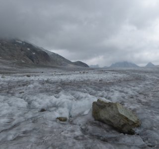 4. Tag - Weiter führt unser Weg über den flachen Gletscher zur Cabane des Vignettes