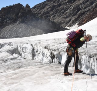 5. Tag - Achtung Gletscherspalte, Ernst pass auf hier gehts ganz schön weit runter