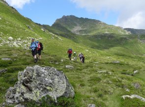 3. Tag - Blick zurück auf Kröndl-Gipfel (2.444 m) beim Abstieg