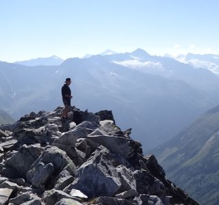 Panoramablick vom Rosskopf mit dem Großvenediger im Hintergrund
