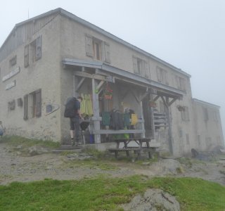 Tour du Mont Blanc 2. Tag - Das Refuge Tré la Tête (1.970 m) lädt zu einer Einkehr ein