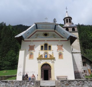 Tour du Mont Blanc 2. Tag - Die Kirche von Les Contamines