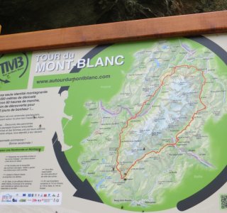 Tour du Mont Blanc 2. Tag - Diese Tafel in Les Contamines gibt uns einen Überblick über unsere Tourenwoche