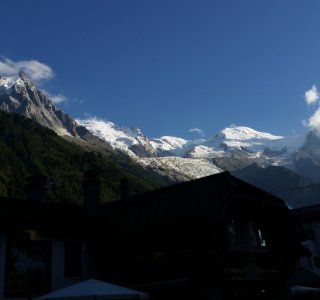Tour du Mont Blanc 7. Tag - Blick von Chamonix auf den Mont Blanc