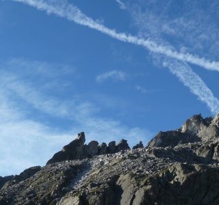 6. Tag - Bizarre Fels- und Wolkenformationen beim Abstieg