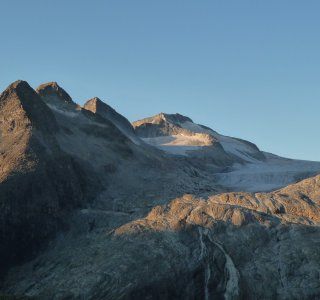 4. Tag - Blich zurück auf den Adamello und Mandrone Gletscher