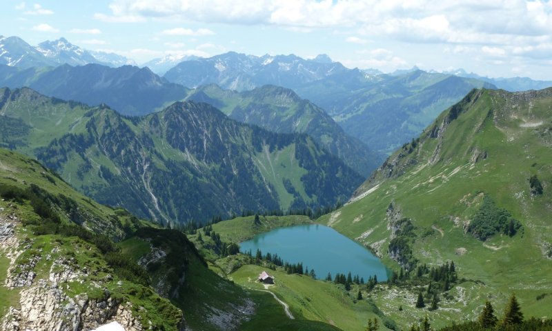 Blick vom Zeigersattel auf den Seealpsee