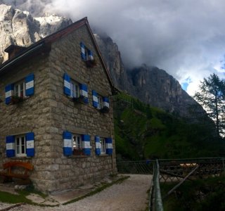 Rifugio Falier, 2.074m | © OASE alpin GmbH