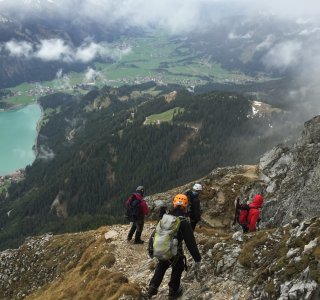 Abstieg vom Friedberger Klettersteig mit Blick auf den Haldesee