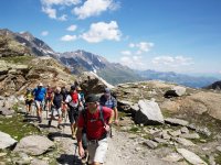 Gruppe von Wanderer auf dem Aufstieg zum Eisjöchl