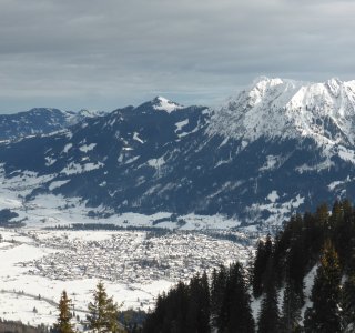 Schneeschuh-Tagestour Hochleite, Blick auf Oberstdorf