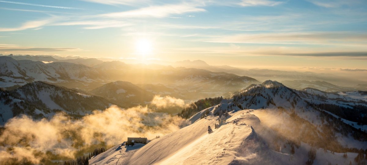 Sonnenuntergang im Winter auf dem Hochgrat bei Oberstaufen